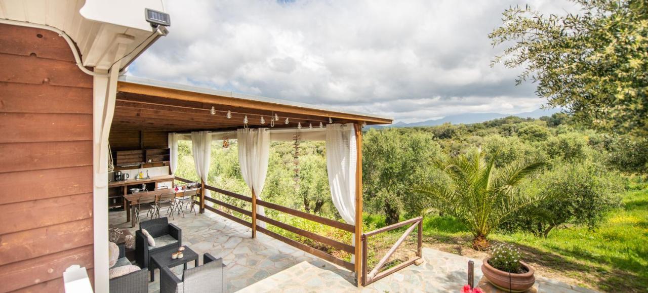 Hakuna Matata Holidays Wooden Lodge With Airco & Pool In Greek Olive Grove Methoni  Extérieur photo