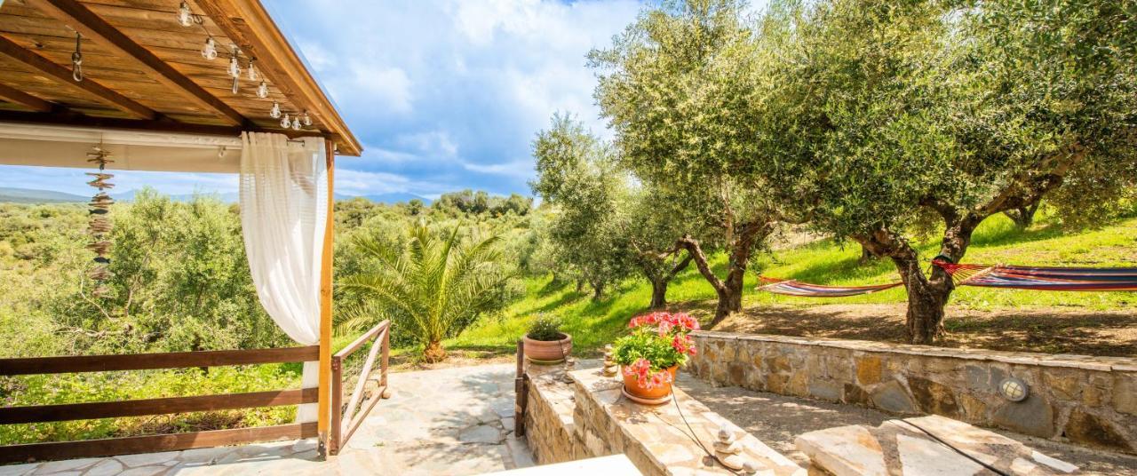 Hakuna Matata Holidays Wooden Lodge With Airco & Pool In Greek Olive Grove Methoni  Extérieur photo