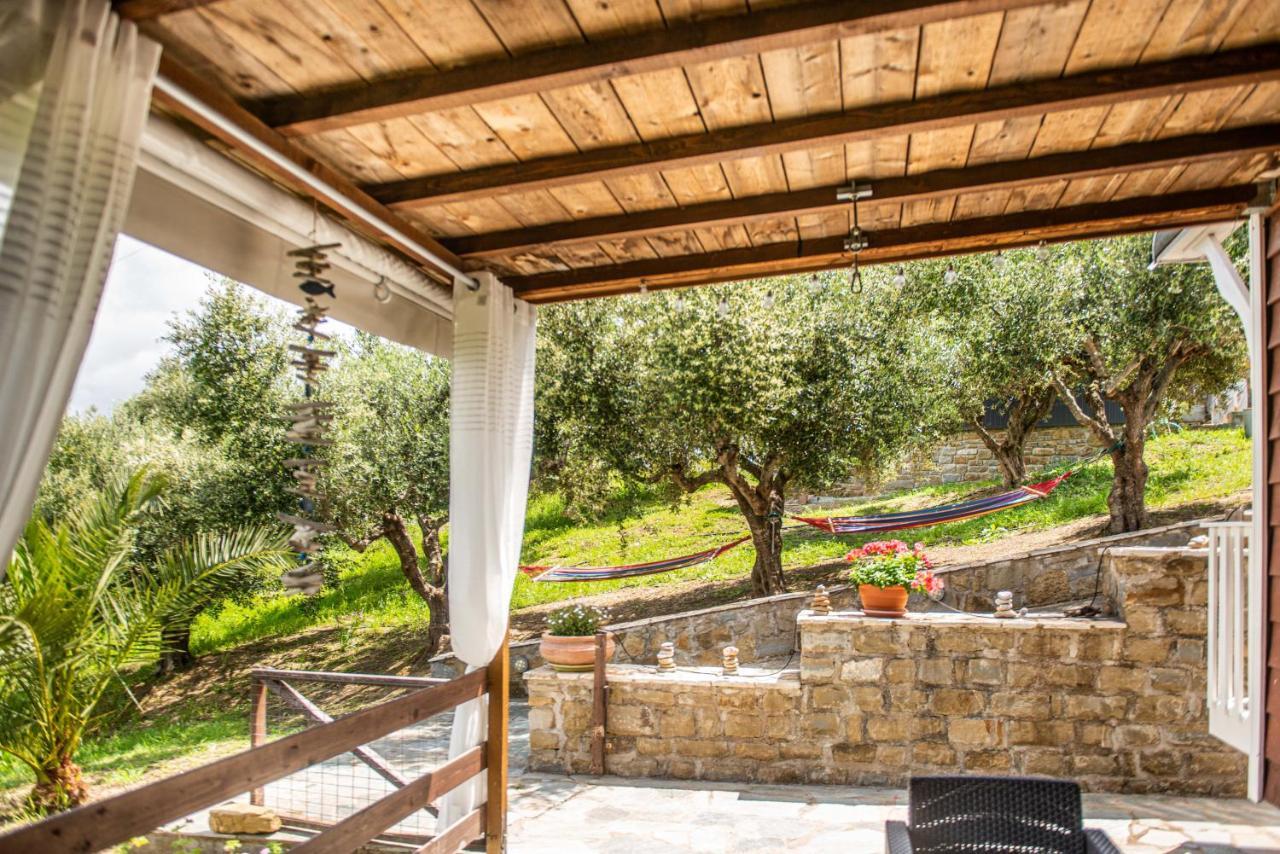 Hakuna Matata Holidays Wooden Lodge With Airco & Pool In Greek Olive Grove Methoni  Extérieur photo