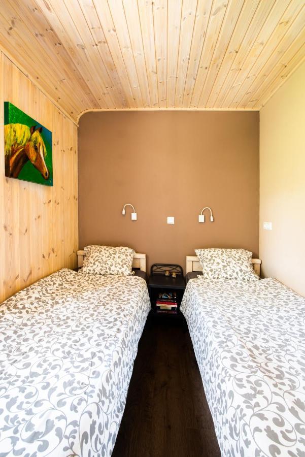 Hakuna Matata Holidays Wooden Lodge With Airco & Pool In Greek Olive Grove Methoni  Extérieur photo